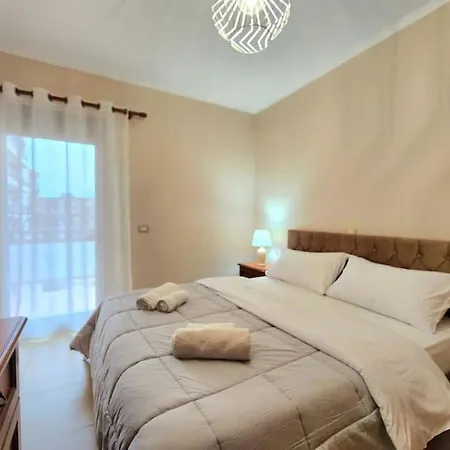 One Bd Flat Near Center With 24h Self Check In 公寓