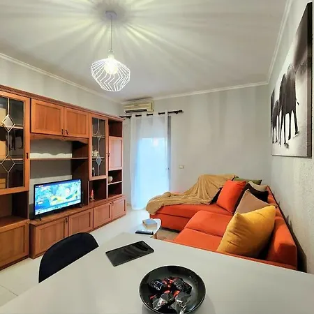 One Bd Flat Near Center With 24h Self Check In * Тирана